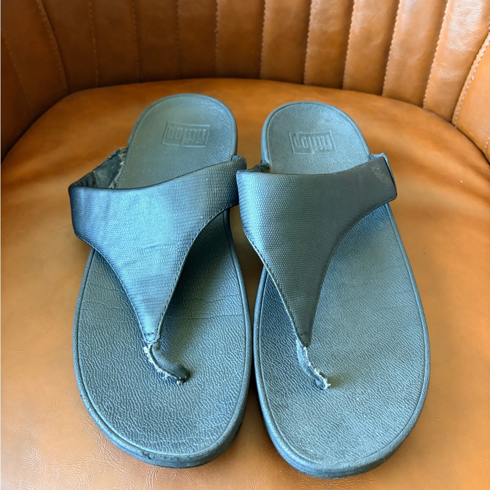 Fit Flop Black Thongs Size 10 great condition